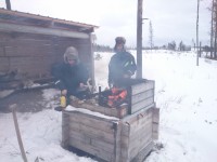 Roland en Frans aan het grillen 