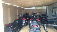 de scootergarage is klaar